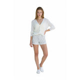 Eighty Two Women's Cuff Shortie Size 03 White Blue Striped Mid Rise Stretch Shorts