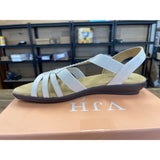VJH WOMEN'S FLAT SANDALS WITH RHINESTONES (SIZE 9.5) White