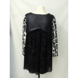 Red Coral Women's S black/white knit loose fitting dress with pockets