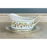 Paragon (Anastasia) By Appointment To The Queen Bone China Gravy Boat And Tray